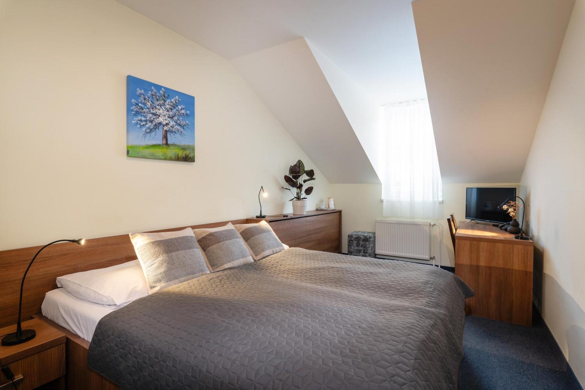 Horsky Hotel Remata Raztocno Екстер'єр фото
