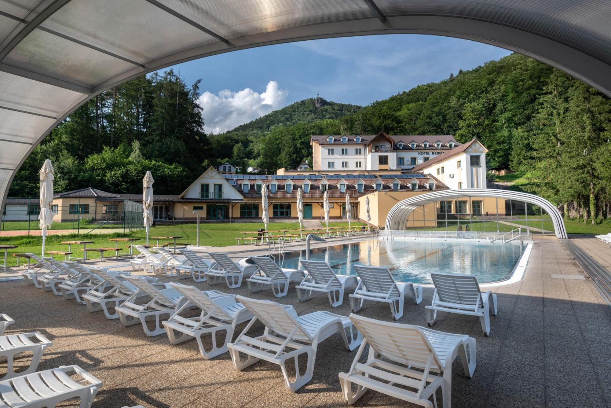 Horsky Hotel Remata Raztocno Екстер'єр фото