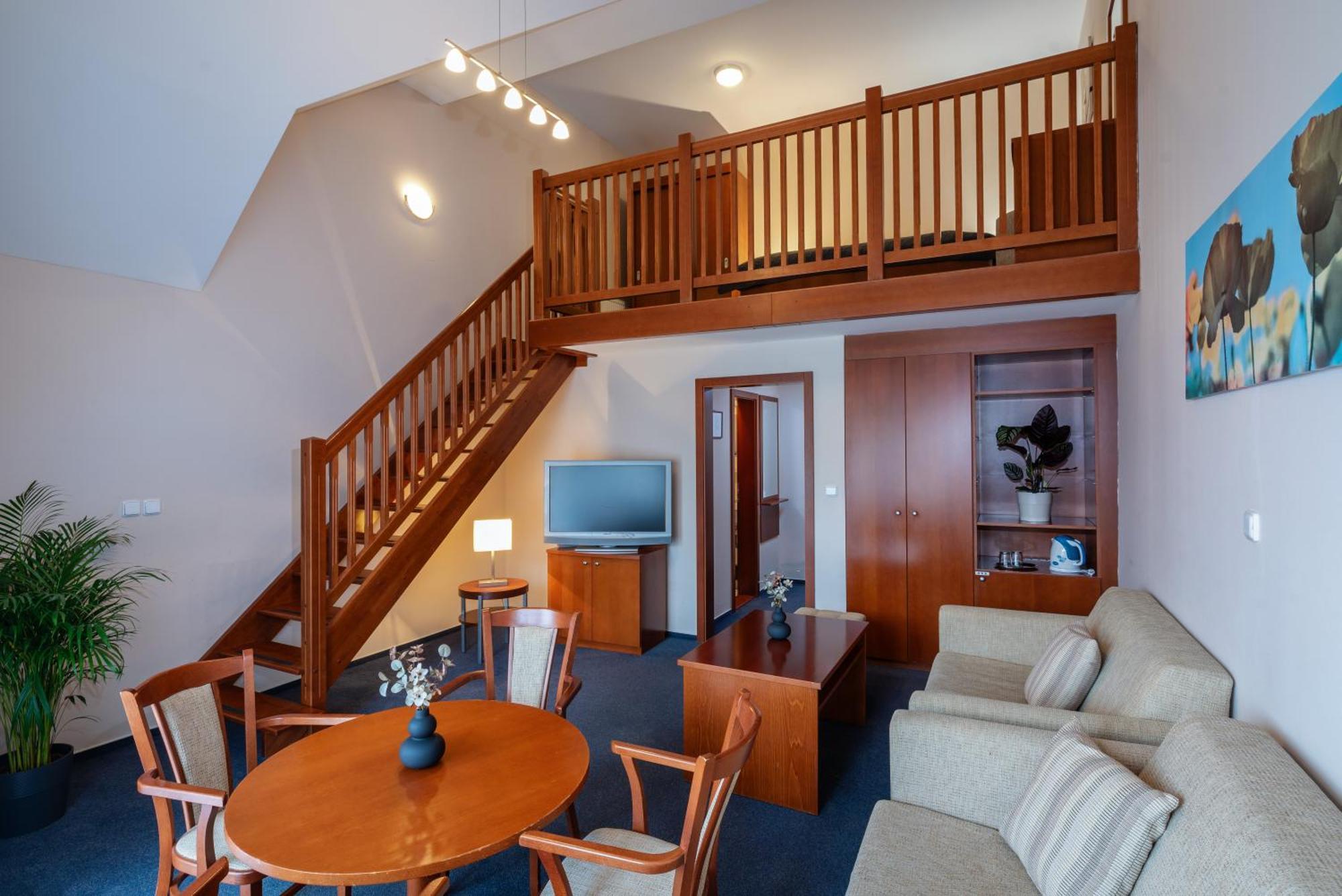 Horsky Hotel Remata Raztocno Екстер'єр фото