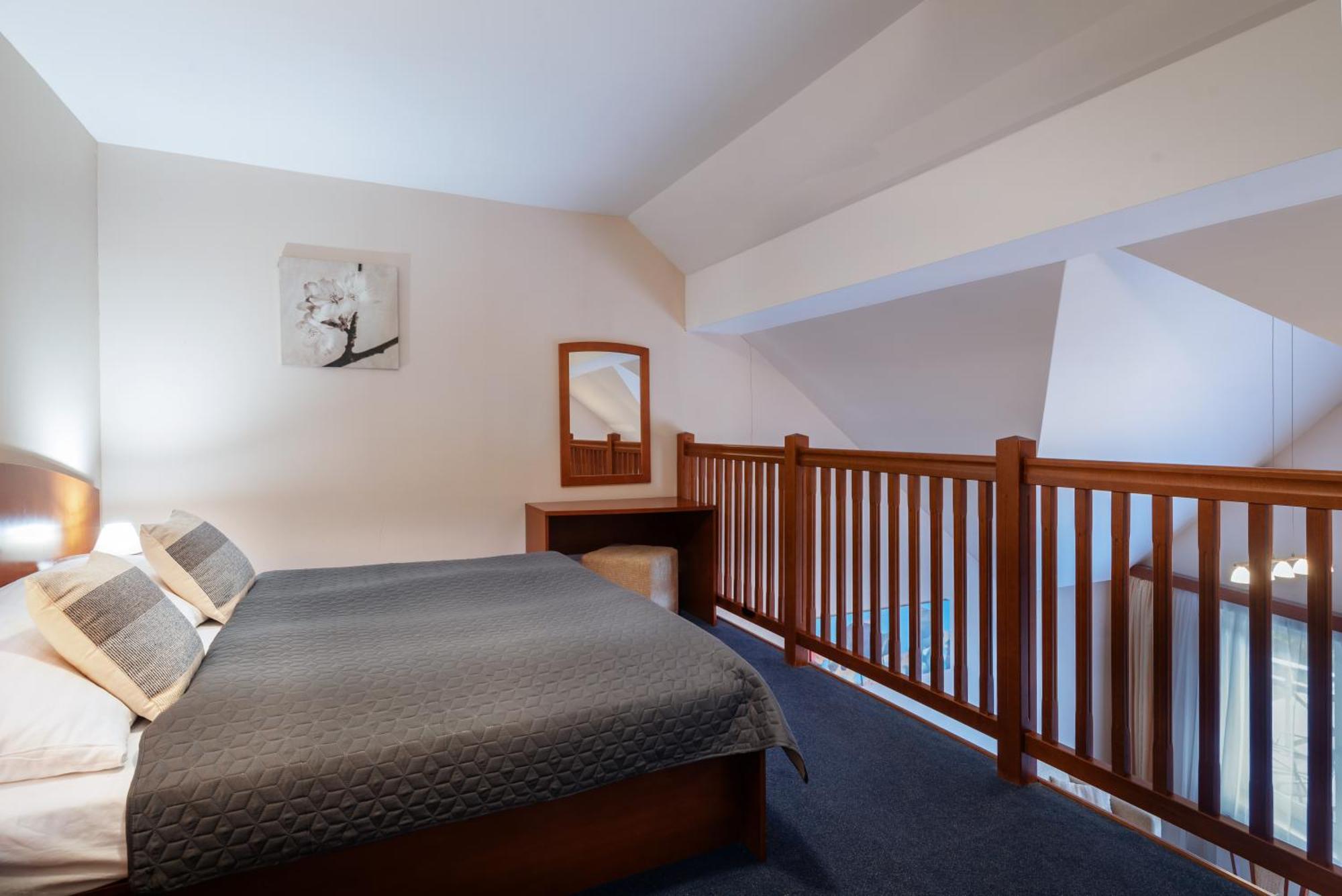 Horsky Hotel Remata Raztocno Екстер'єр фото