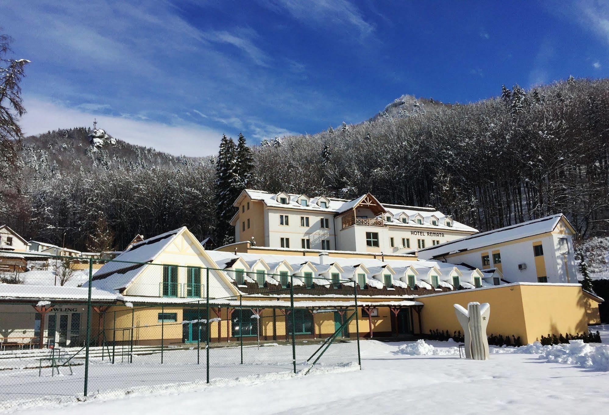 Horsky Hotel Remata Raztocno Екстер'єр фото